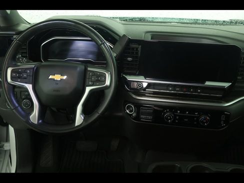 Used 2024 Chevrolet Silverado 2500 LT image 12