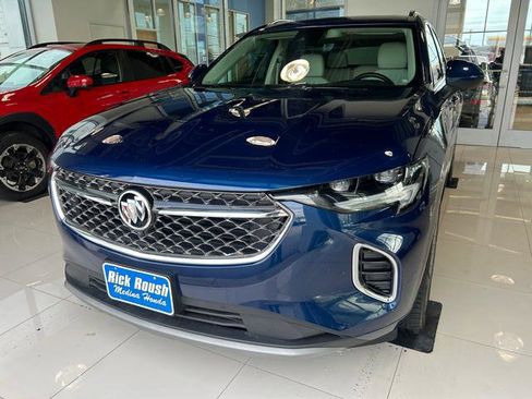 Used 2022 Buick Envision Avenir w/ Technology Package II image 3