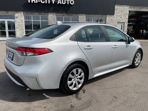 Used 2021 Toyota Corolla LE FWD image 7