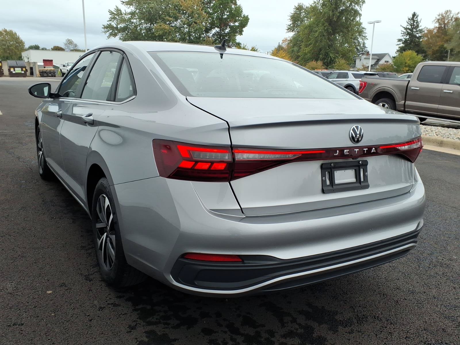 Used 2025 Volkswagen Jetta S FWD image 4