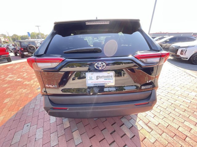 Used 2023 Toyota RAV4 LE FWD image 32