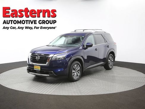 Used 2023 Nissan Pathfinder SL AWD/4WD image 56