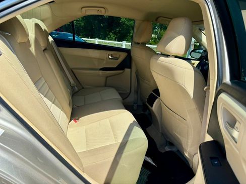 Used 2015 Toyota Camry LE FWD image 16