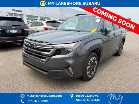 Used 2025 Subaru Forester Premium AWD/4WD image 3