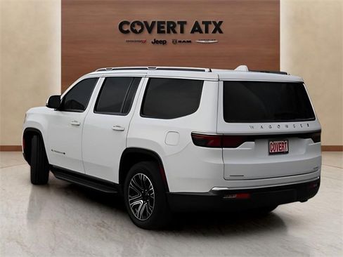 Used 2022 Jeep Wagoneer Series III w/ Flexible Seating Group image 3