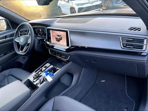 New 2026 Volkswagen Atlas Cross Sport SE image 10