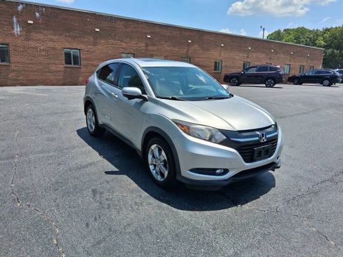 Used 2016 Honda HR-V EX image 3