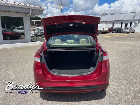 Used 2016 Ford Fusion SE w/ Equipment Group 202A FWD image 14