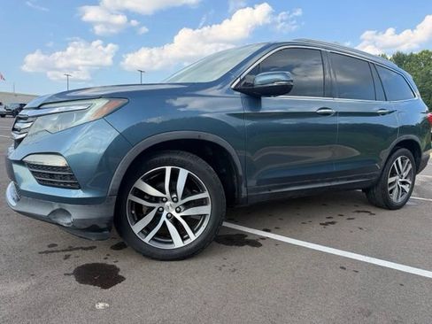 Used 2017 Honda Pilot Touring image 5