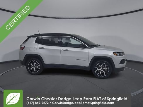 Certified 2025 Jeep Compass Limited AWD/4WD image 3