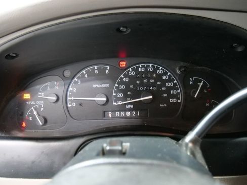 Used 1999 Ford Explorer XLT image 34