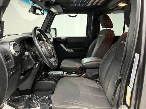 Used 2017 Jeep Wrangler Unlimited Rubicon w/ Connectivity Group AWD/4WD image 18