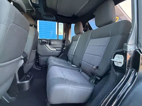Used 2012 Jeep Wrangler Unlimited Sport image 12
