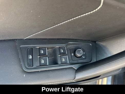 Used 2023 Volkswagen Tiguan SE AWD/4WD image 11