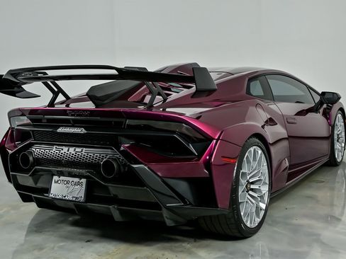 Used 2022 Lamborghini Huracan STO image 18