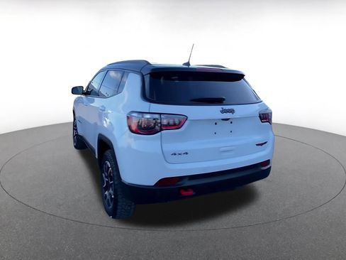 Used 2025 Jeep Compass Trailhawk image 11