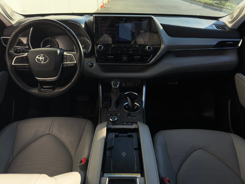 Used 2022 Toyota Highlander Platinum AWD/4WD image 13