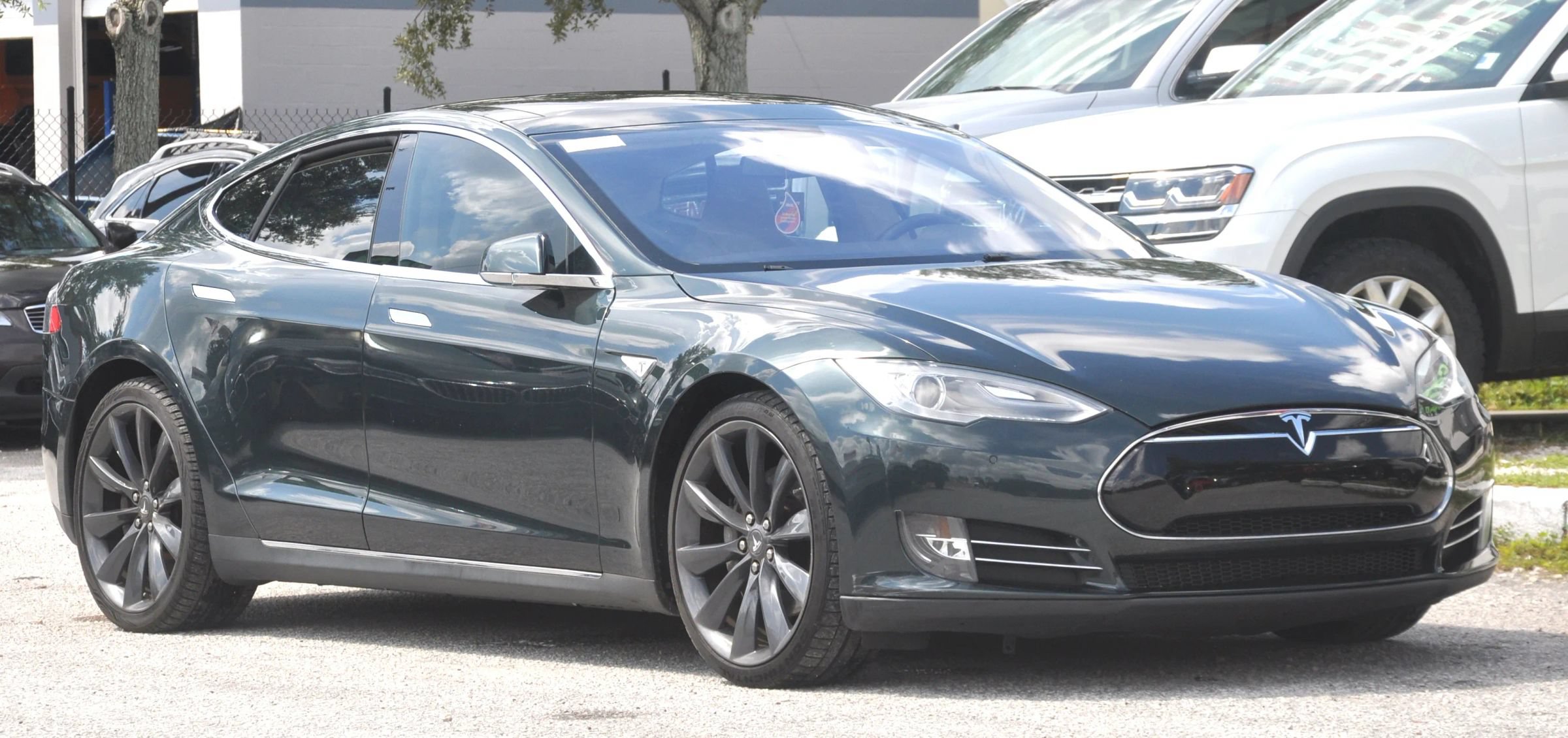 Used 2014 Tesla Model S 85 RWD image 4