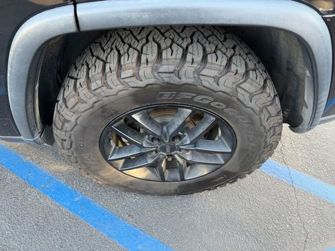 Used 2019 Jeep Grand Cherokee Trailhawk w/ Trailhawk Luxury Group image 5