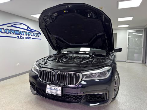 Used 2019 BMW 750i xDrive w/ M Sport Package image 36