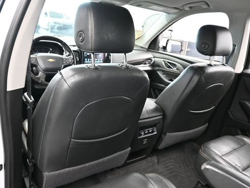 Used 2018 Chevrolet Traverse LT image 32