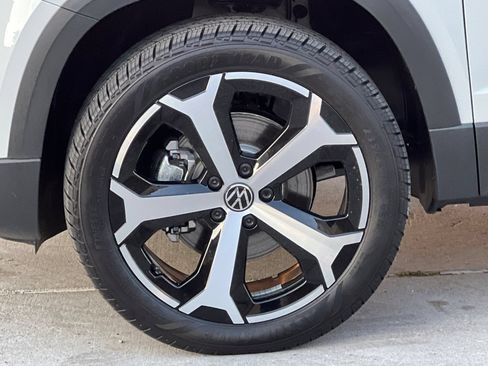 New 2026 Volkswagen Taos SEL AWD/4WD image 25