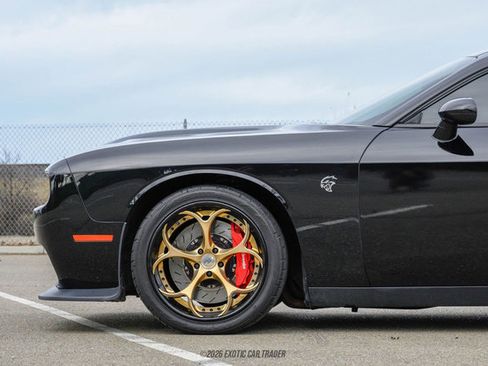 Used 2016 Dodge Challenger SRT Hellcat image 4