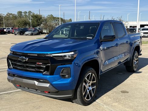 Used 2023 Chevrolet Colorado Z71 w/ Z71 Convenience Package 2 image 9