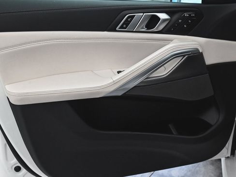 Used 2023 BMW X6 xDrive40i w/ Executive Package image 8