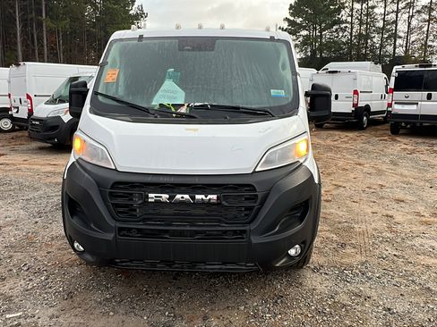 Used 2025 RAM ProMaster 2500 w/ Premium Convenience Group image 3