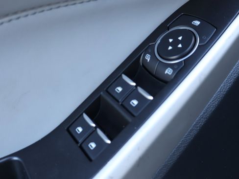 Used 2022 Ford Explorer XLT w/ Equipment Group 202A image 15