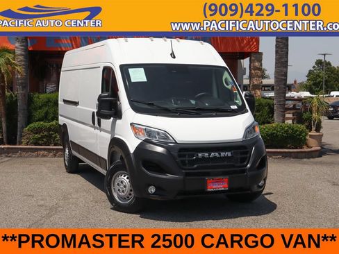 Used 2025 RAM ProMaster 2500 w/ Convenience Group FWD image 1
