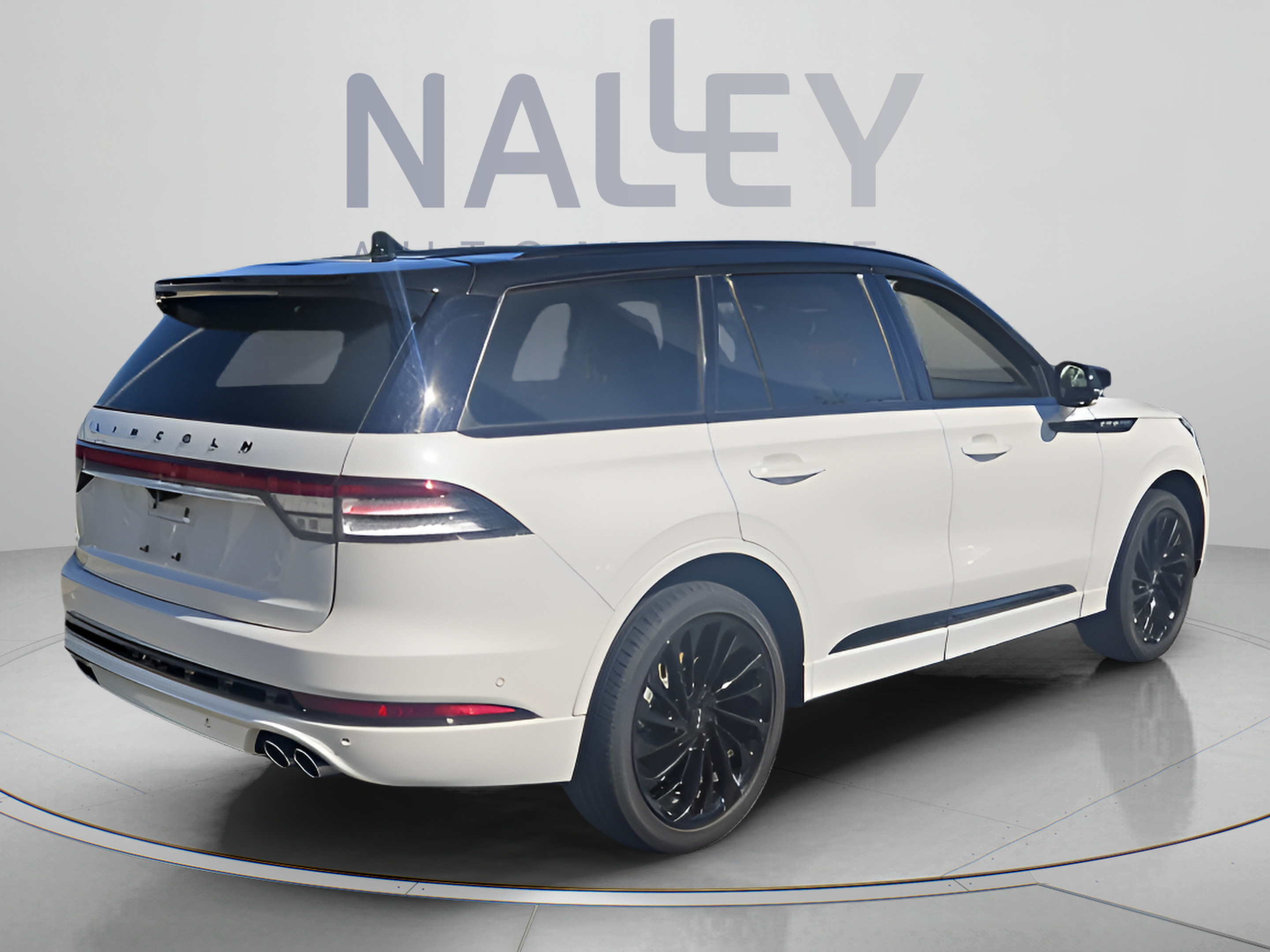 Used 2024 Lincoln Aviator Black Label AWD/4WD image 3