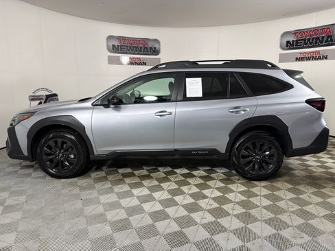 Used 2025 Subaru Outback Onyx Edition AWD/4WD image 7