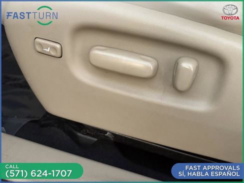 Used 2012 Toyota Highlander Limited image 25