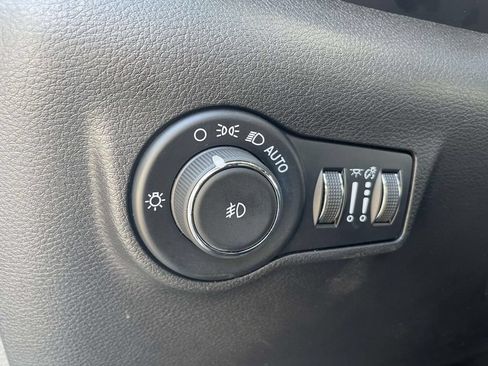 Used 2025 Jeep Compass Limited AWD/4WD image 28