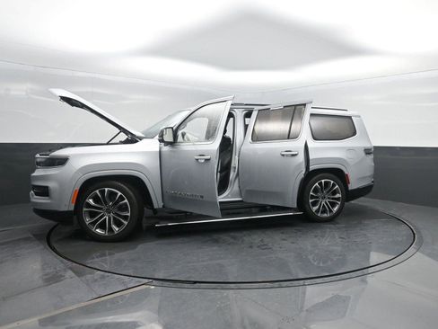 Used 2024 Jeep Grand Wagoneer Series III image 53