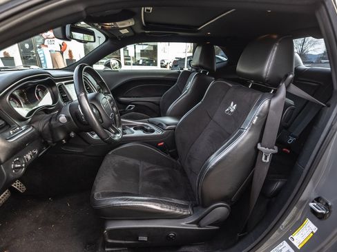 Used 2018 Dodge Challenger R/T Scat Pack image 24