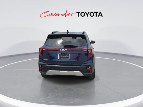 Used 2026 Kia Seltos EX FWD image 7