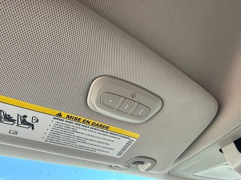 Used 2020 Chrysler Pacifica Touring-L FWD image 24
