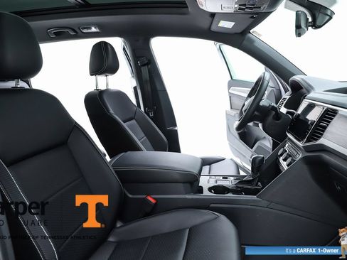 Used 2023 Volkswagen Atlas Cross Sport SE w/ Panoramic Sunroof Package FWD image 36