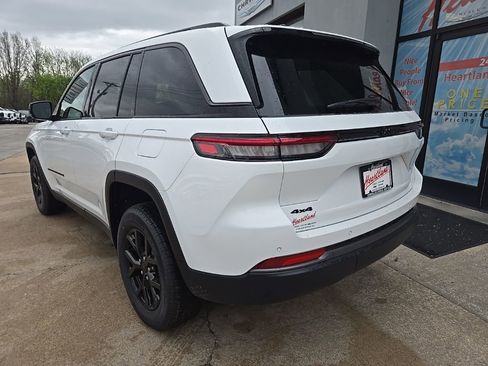New 2026 Jeep Grand Cherokee Altitude AWD/4WD image 7