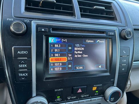 Used 2012 Toyota Camry LE FWD image 24