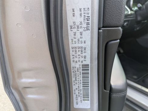 Used 2019 Jeep Grand Cherokee Limited image 41