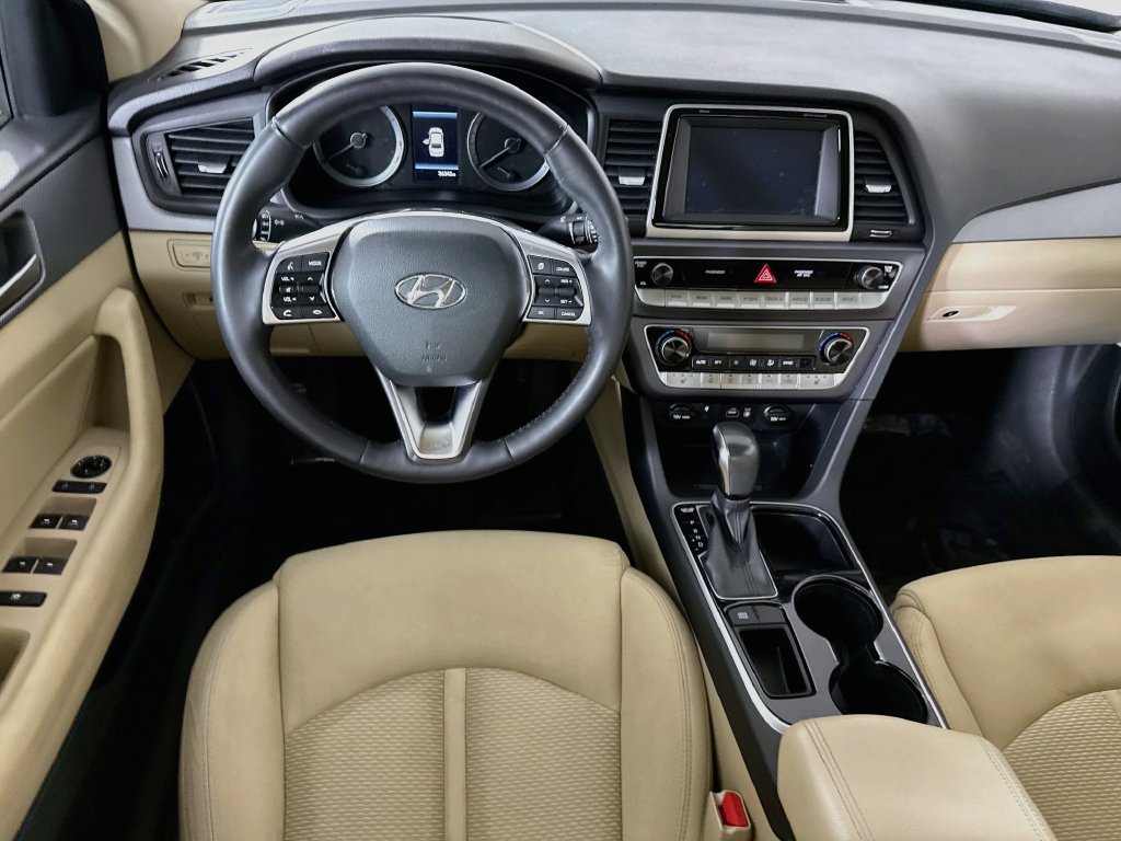 Used 2019 Hyundai Sonata SEL w/ Winter Weather Package FWD image 3