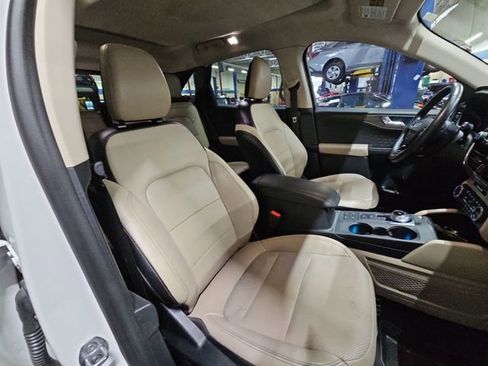 Used 2020 Ford Escape Titanium AWD/4WD image 30