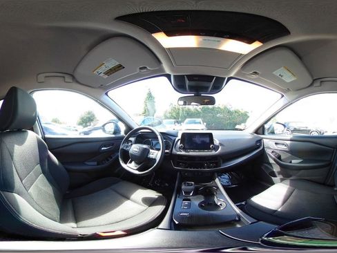 Used 2025 Nissan Rogue SV image 44