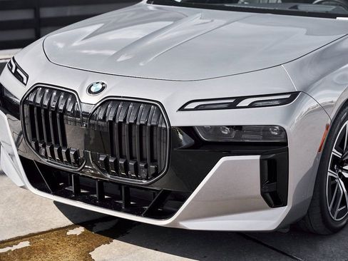 Used 2024 BMW 760i xDrive AWD/4WD image 6