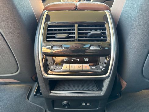 Used 2026 BMW X7 xDrive40i AWD/4WD image 37