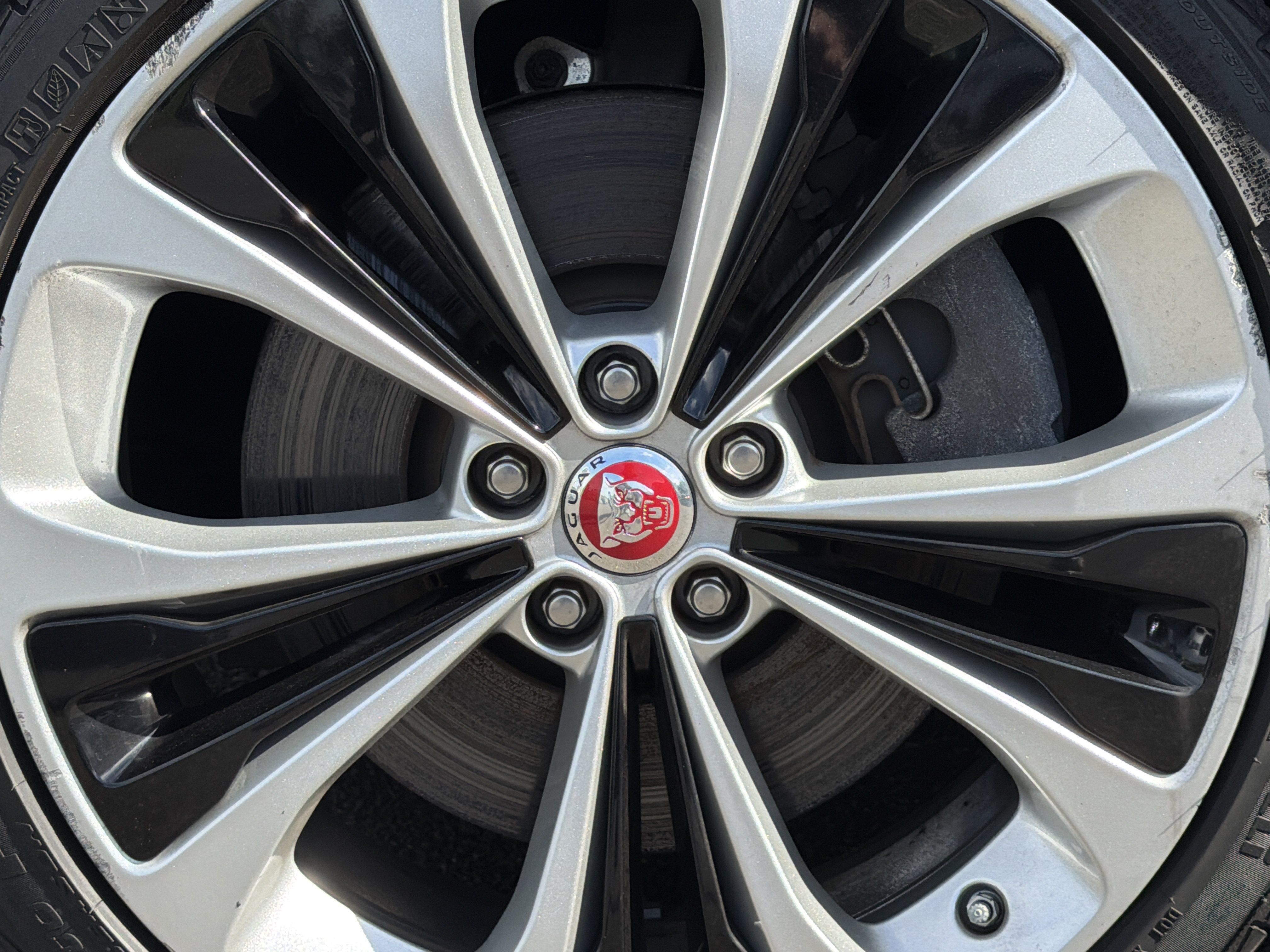 Used 2022 Jaguar XF R-Dynamic SE AWD/4WD image 13